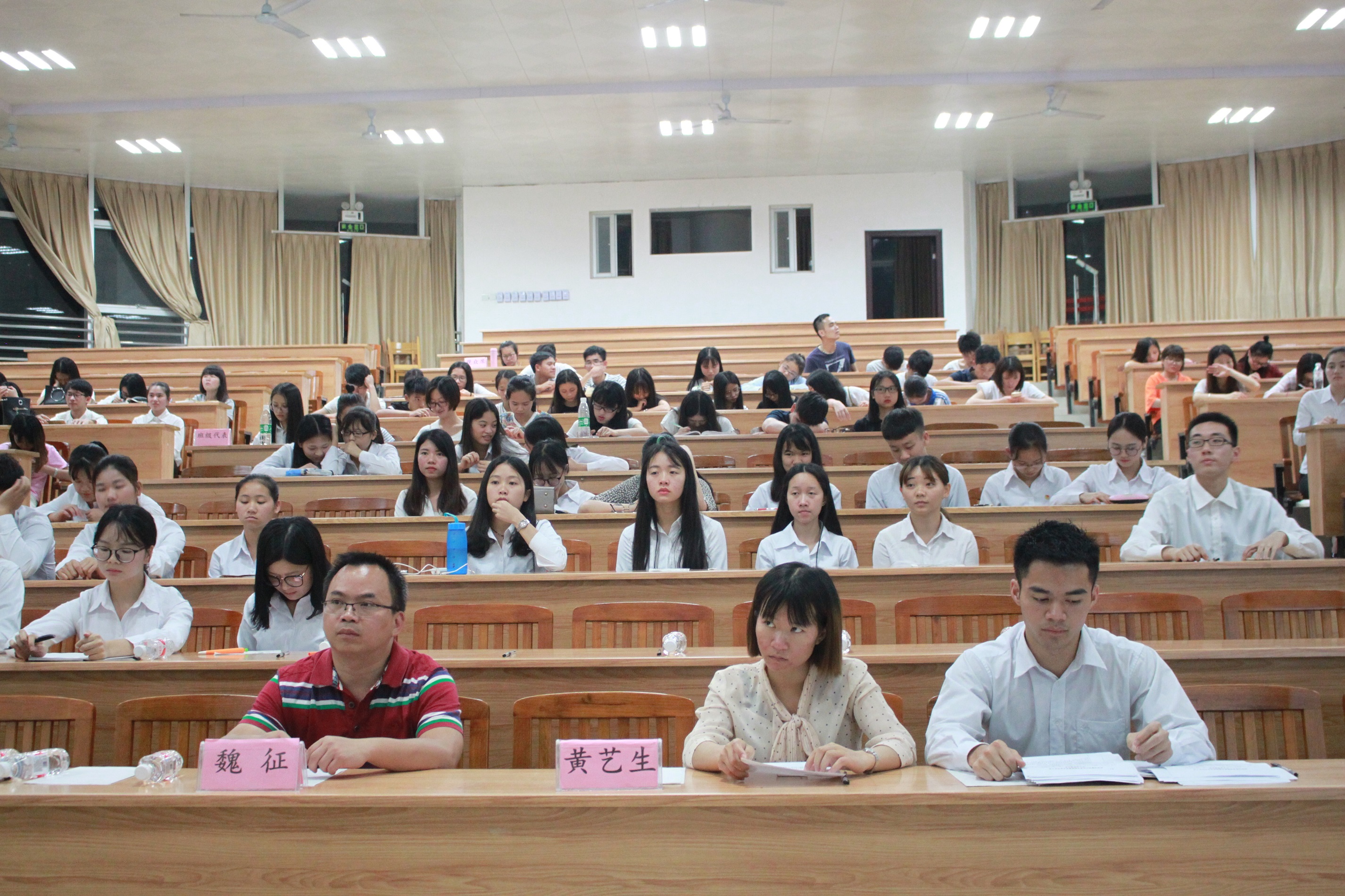 我院举行团委学生会第六届部长换届大会-河池学院-经济与管理学院